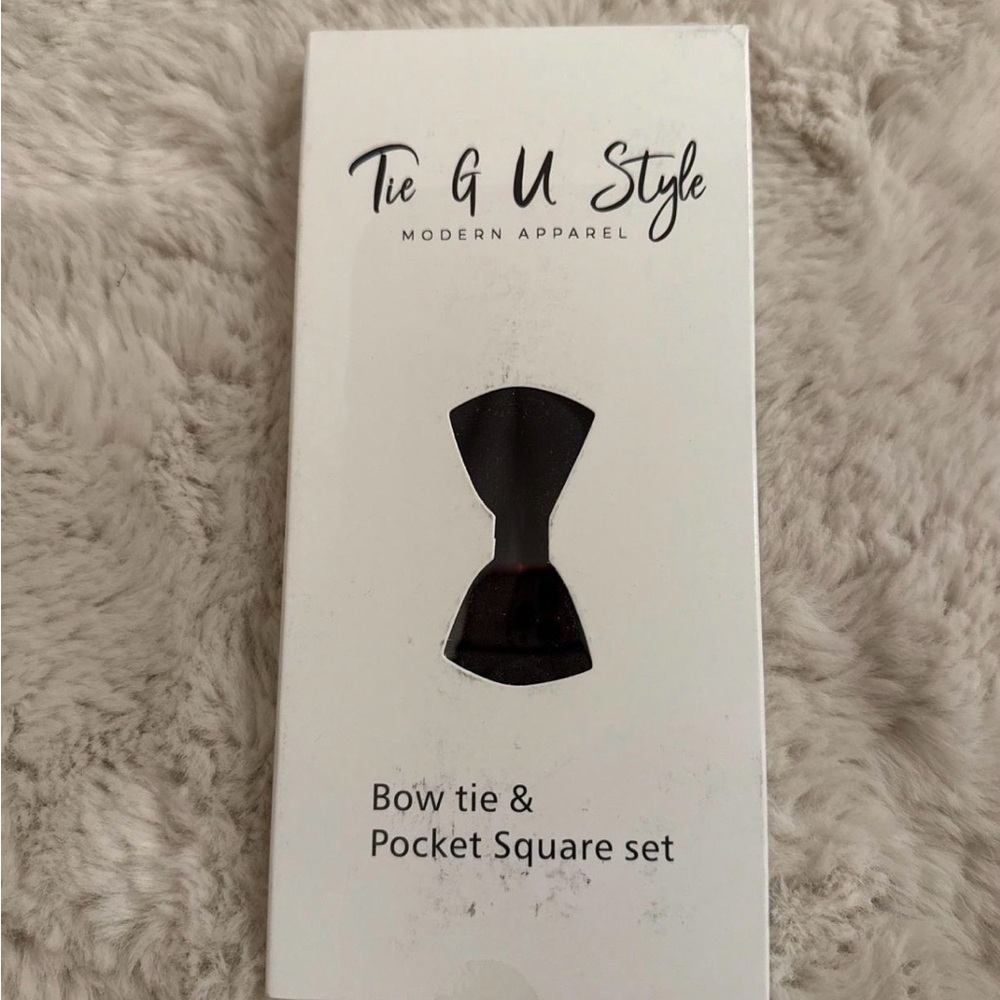 Tie G U Style Black Bow Tie & Pocket Square Set